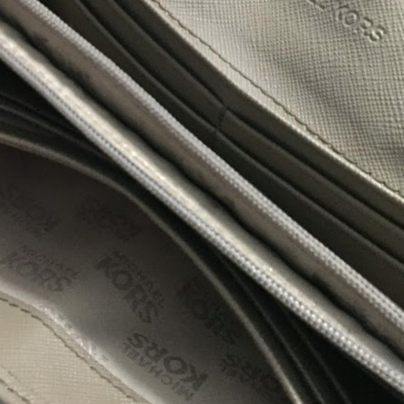 Michael Kors Wallet - Picture 2 of 3
